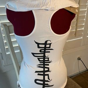 White sleeve less top